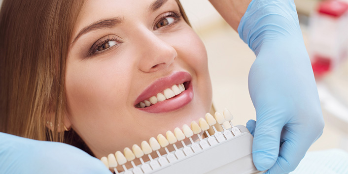 Replacement of dental veneers for receding gums - Bauer Smiles